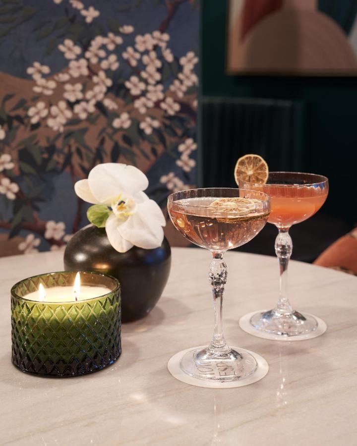 Vesper, Houston, A Tribute Portfolio Houston